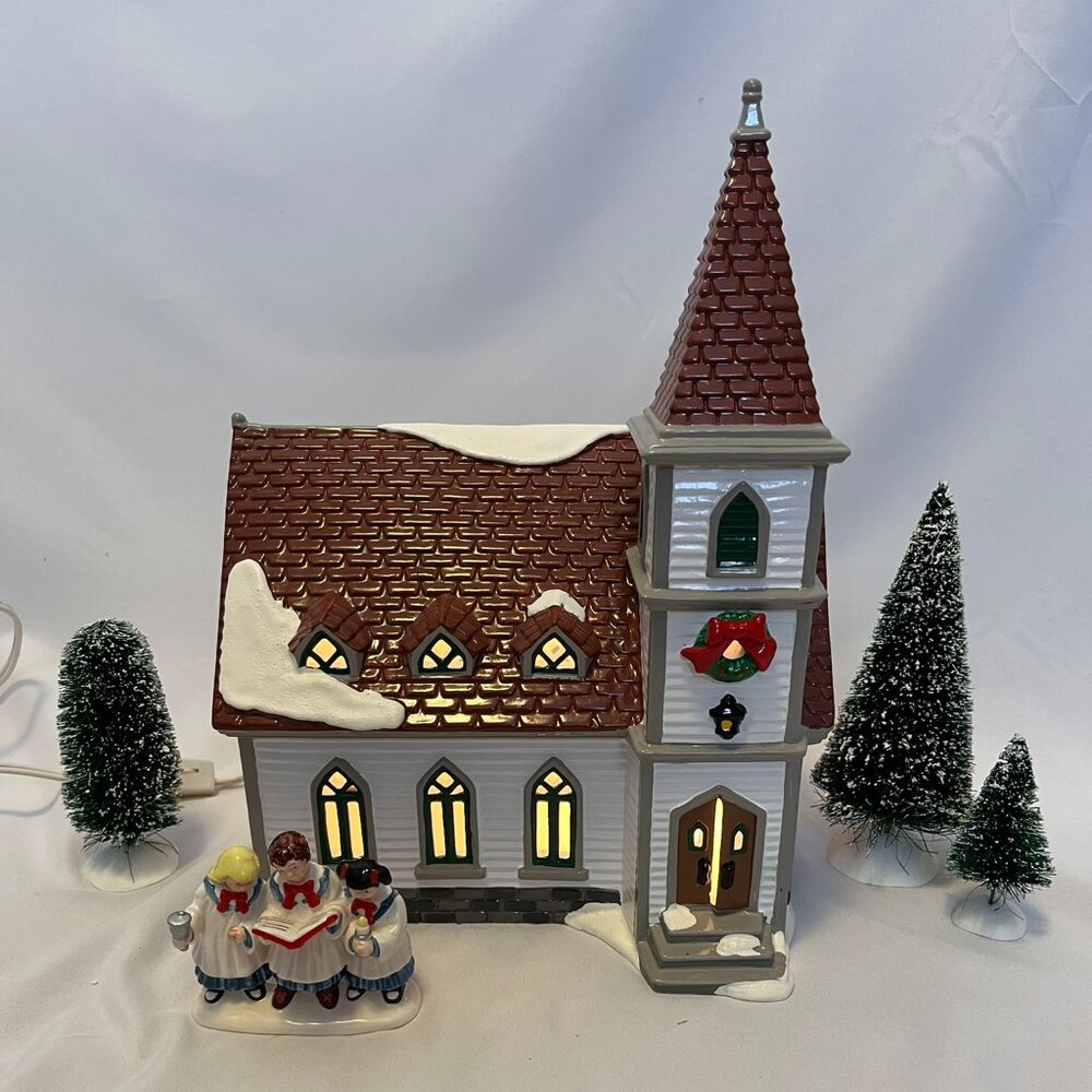 Department 56 Snow Village – Shady Oak Church (1994) w/ Trees and Carolers